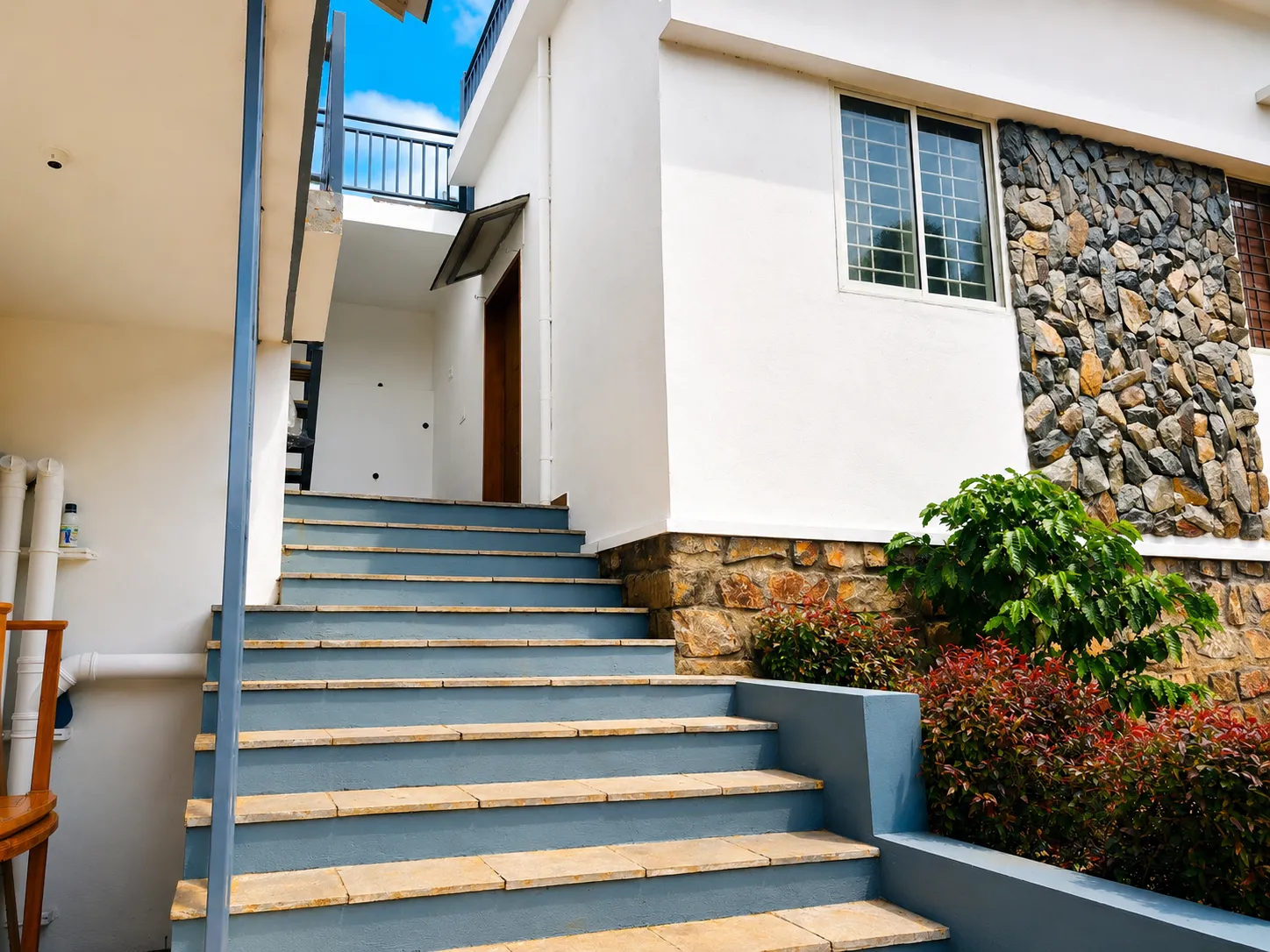 Exterior 2